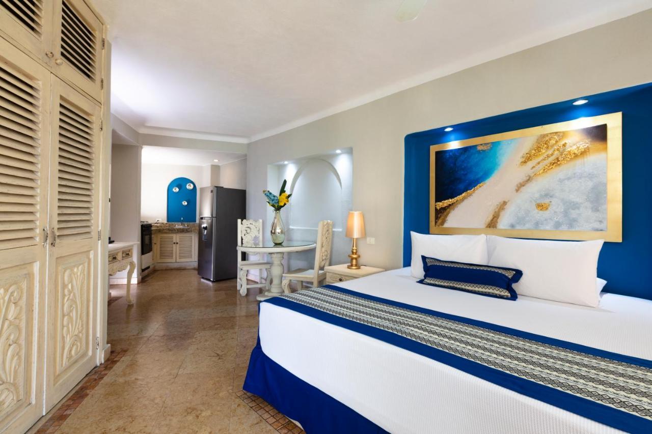 Blue Chairs Beachfront Resort Puerto Vallarta - Adults Only ภายนอก รูปภาพ