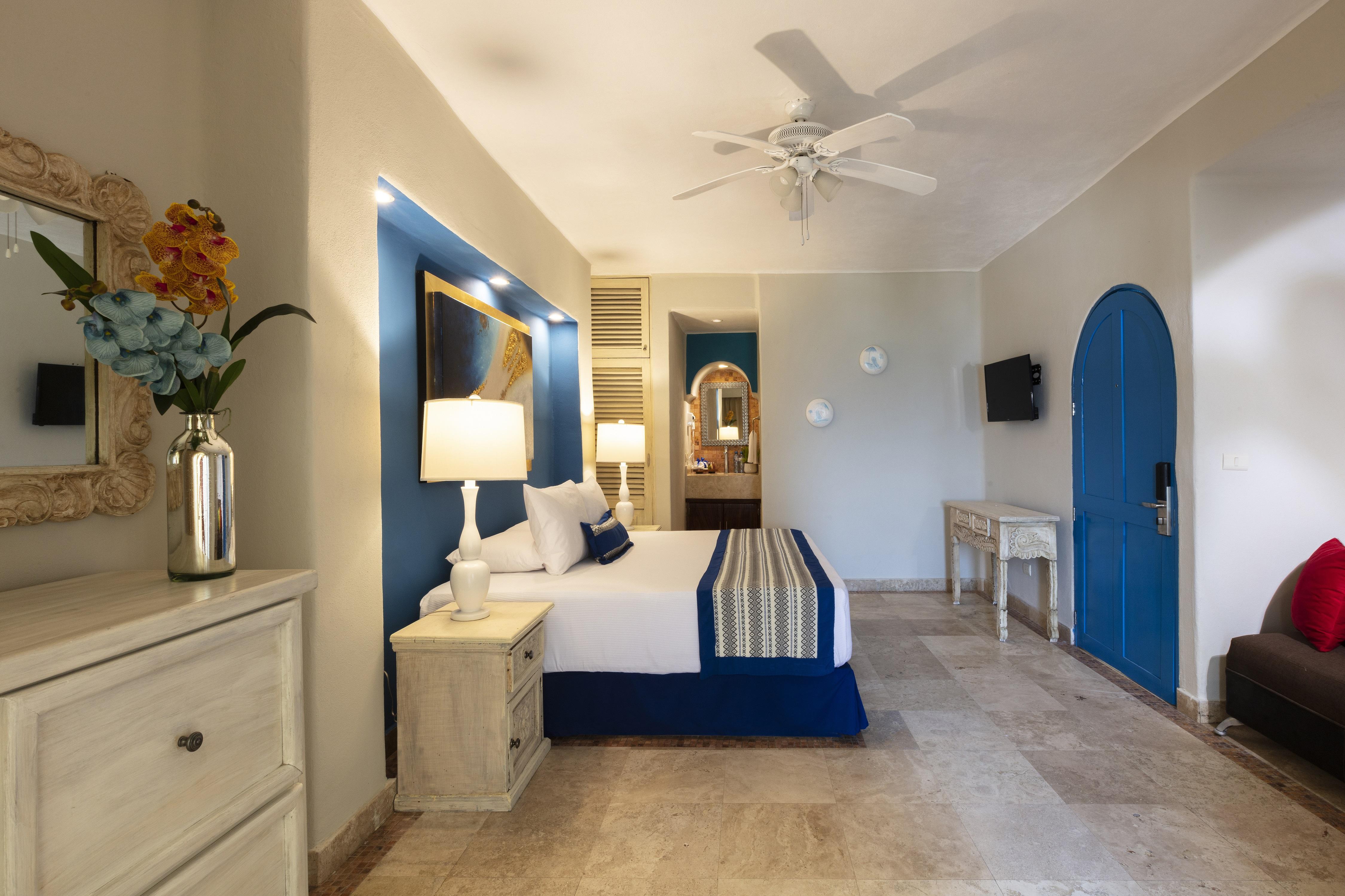 Blue Chairs Beachfront Resort Puerto Vallarta - Adults Only ภายนอก รูปภาพ