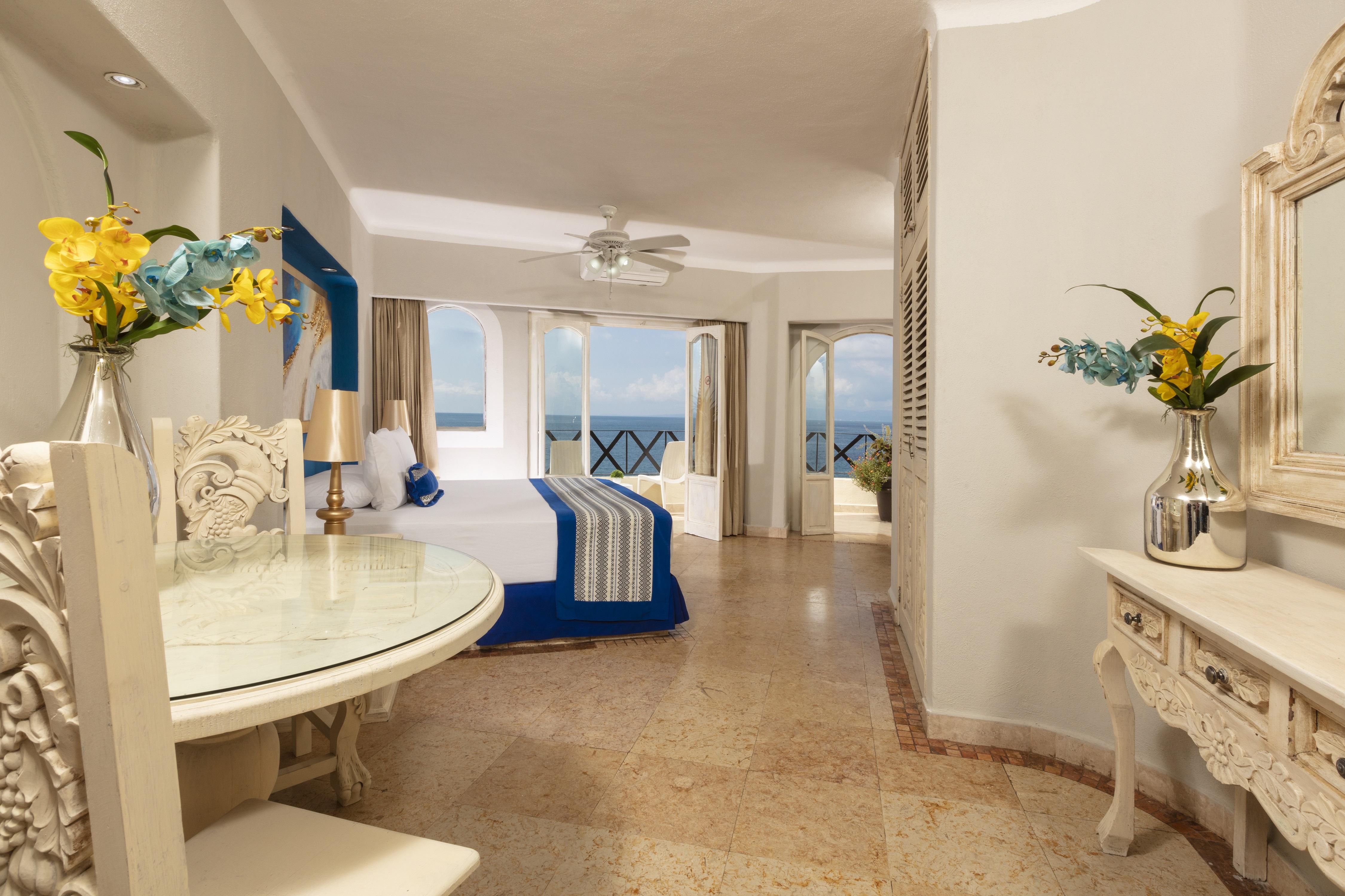 Blue Chairs Beachfront Resort Puerto Vallarta - Adults Only ภายนอก รูปภาพ