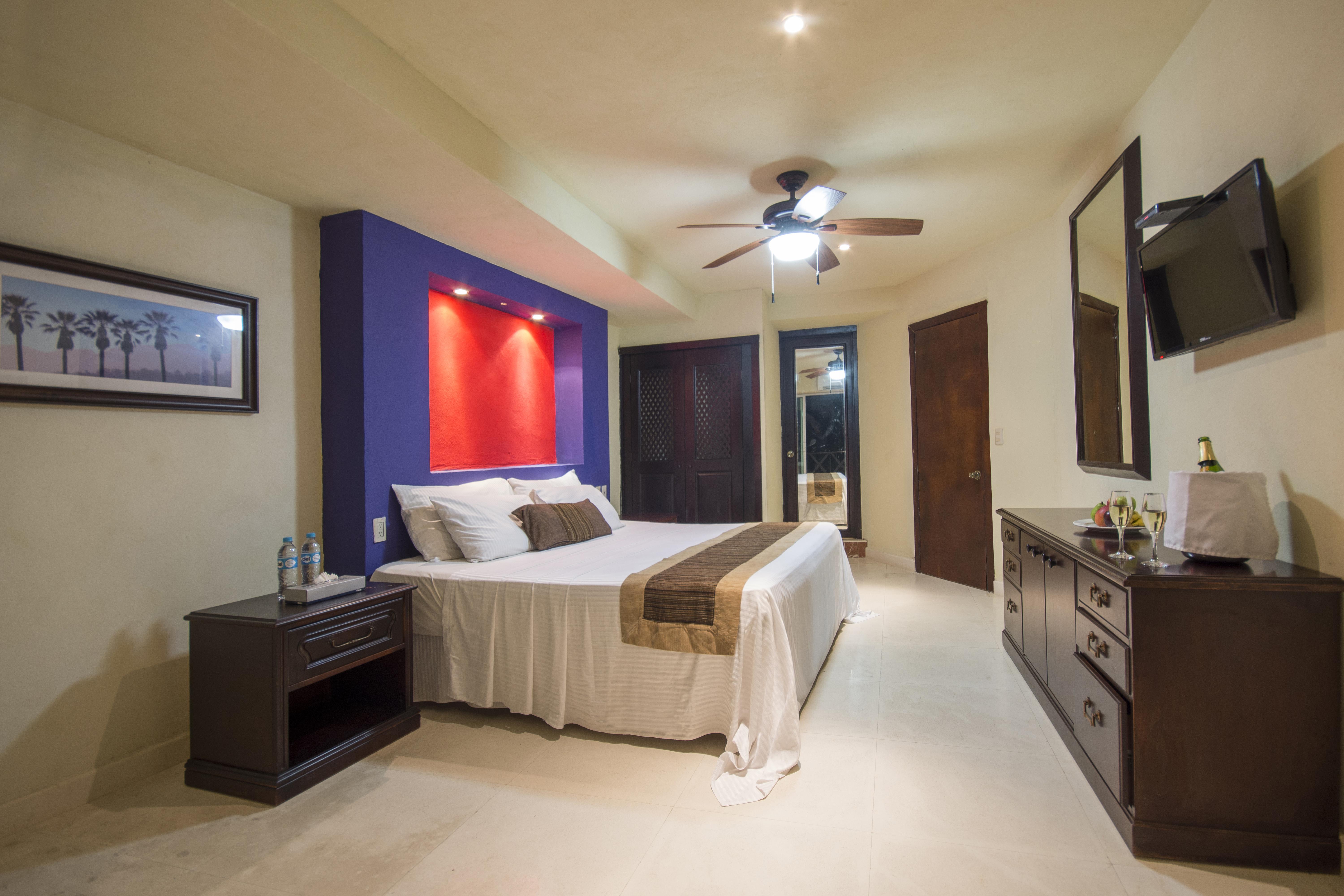 Blue Chairs Beachfront Resort Puerto Vallarta - Adults Only ภายนอก รูปภาพ