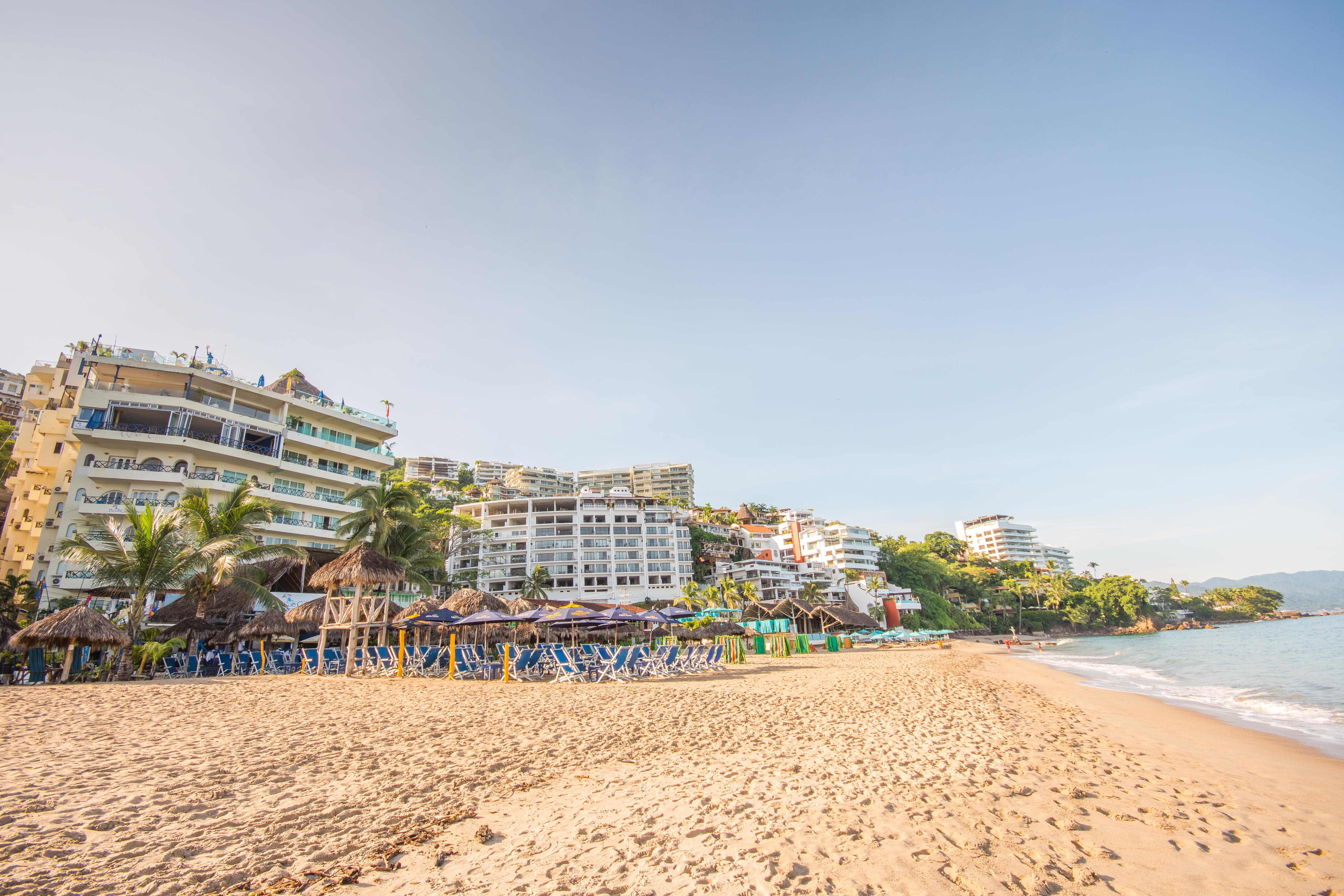 Blue Chairs Beachfront Resort Puerto Vallarta - Adults Only ภายนอก รูปภาพ