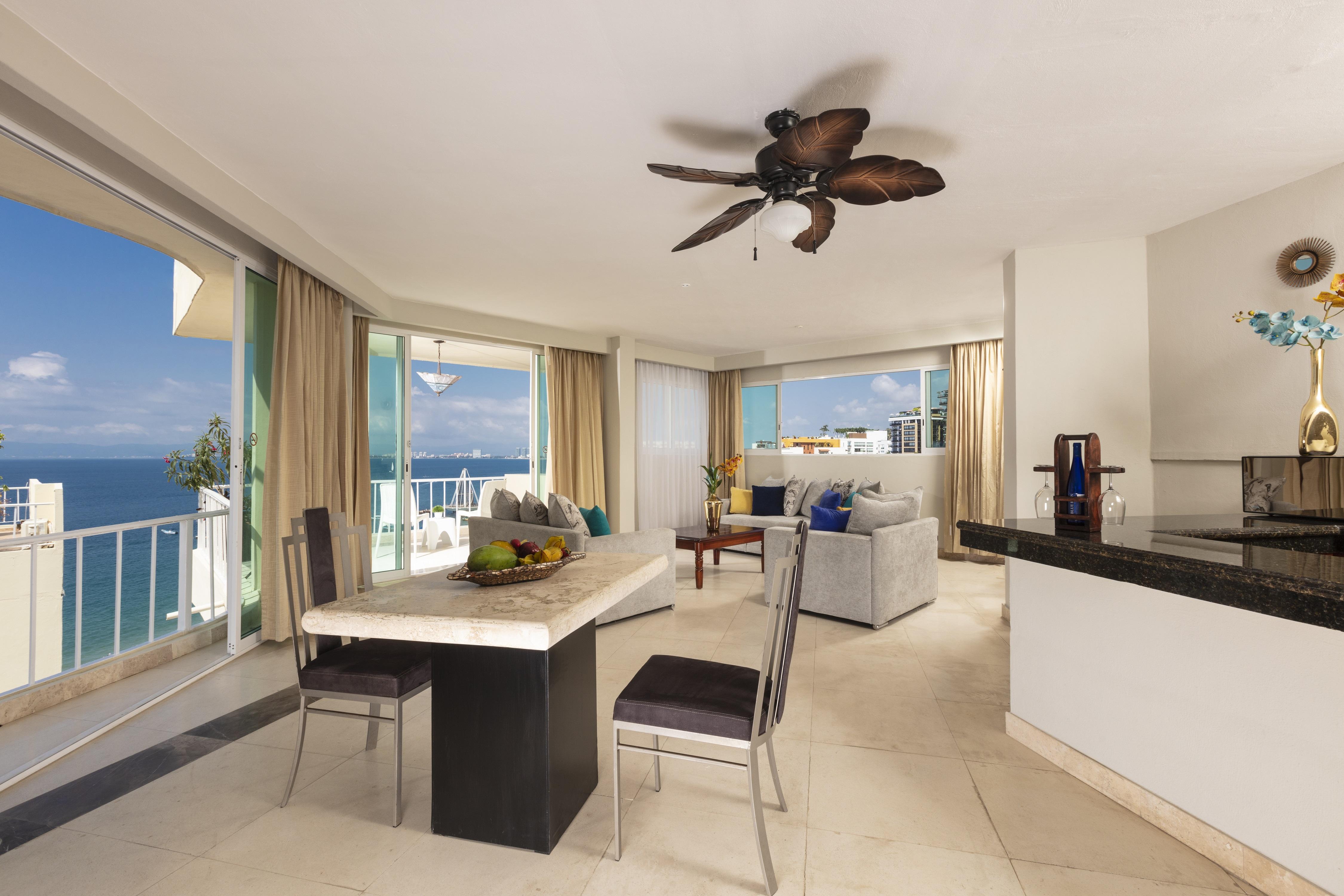 Blue Chairs Beachfront Resort Puerto Vallarta - Adults Only ภายนอก รูปภาพ