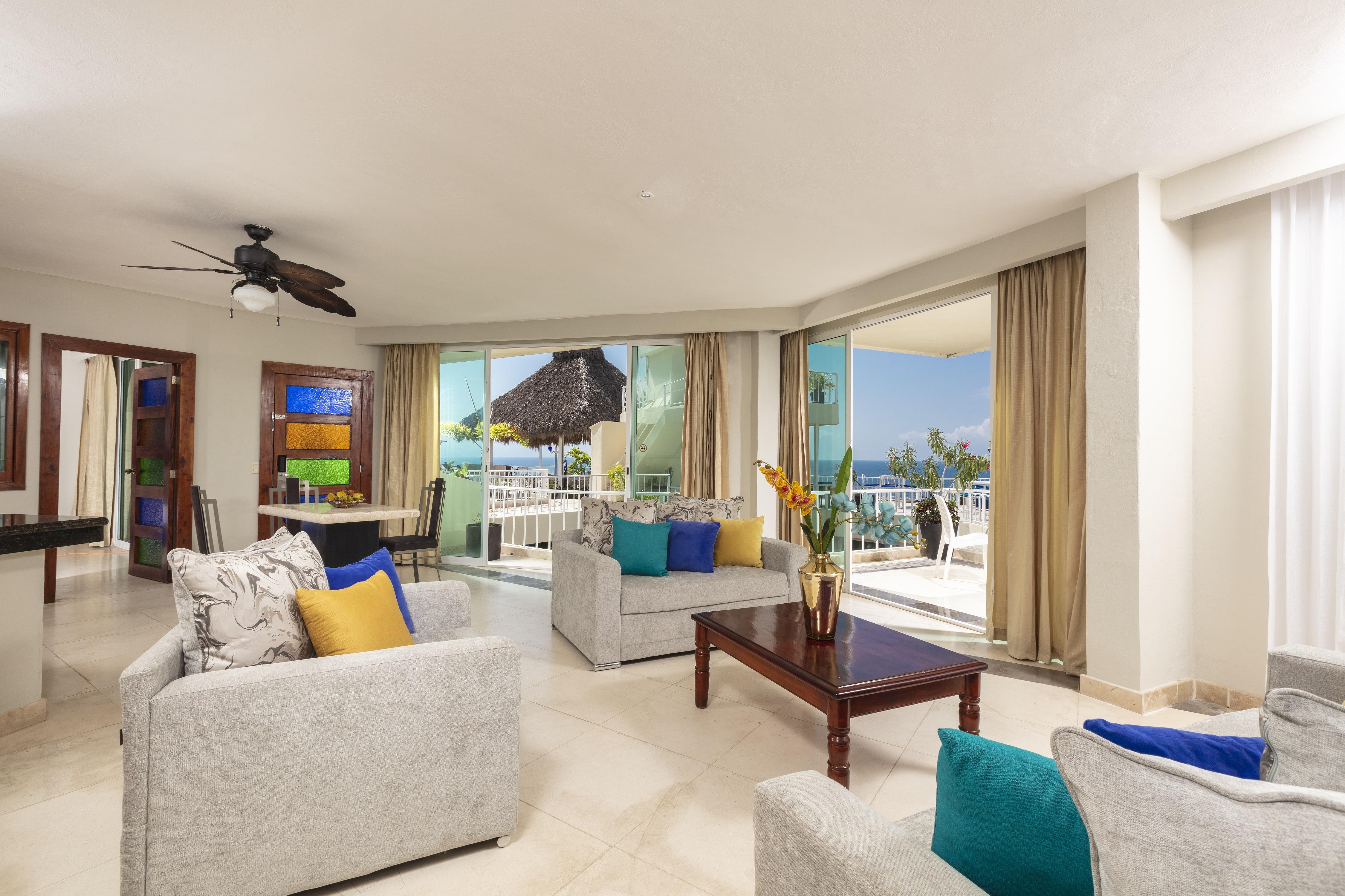 Blue Chairs Beachfront Resort Puerto Vallarta - Adults Only ภายนอก รูปภาพ