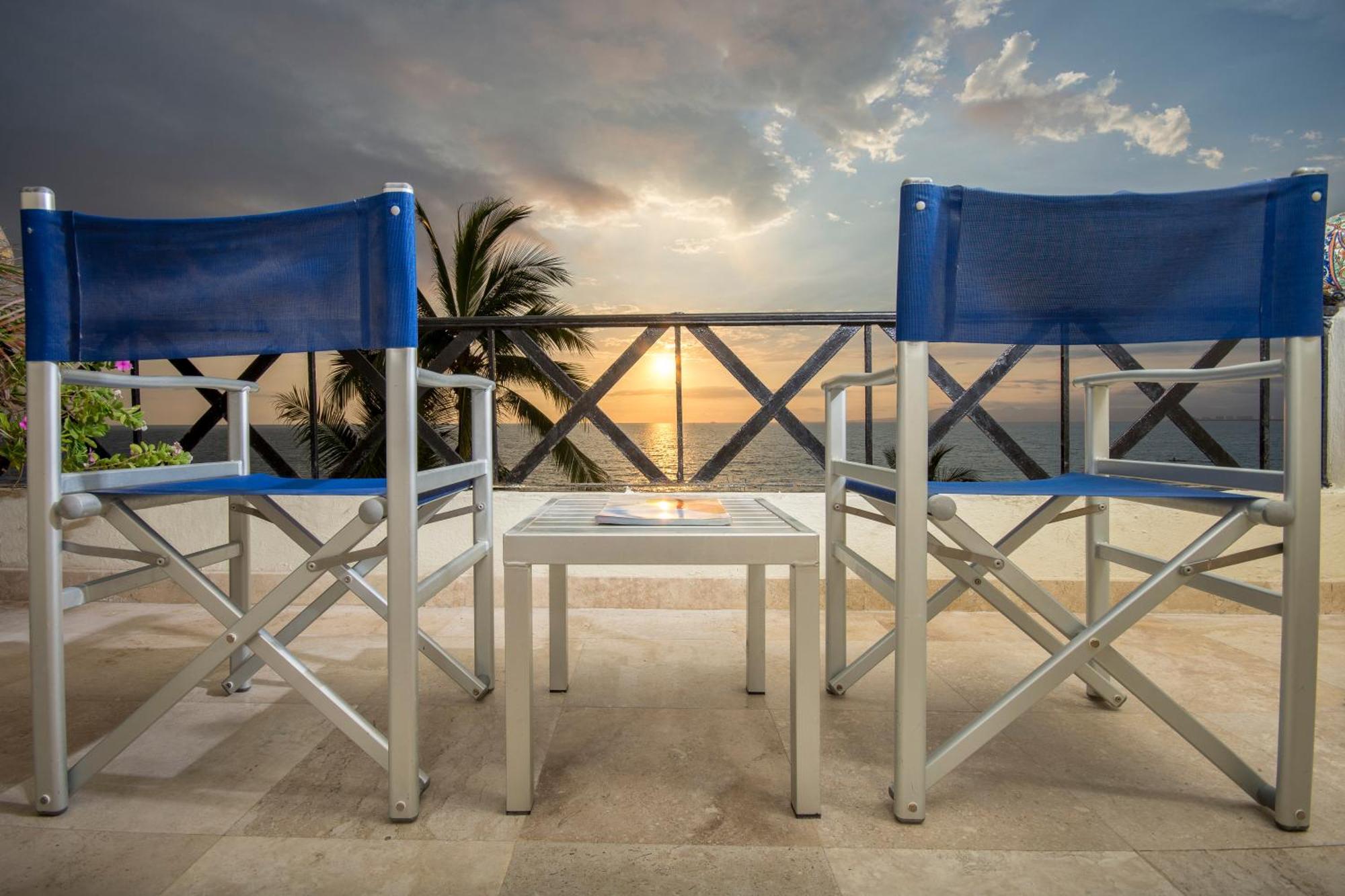 Blue Chairs Beachfront Resort Puerto Vallarta - Adults Only ภายนอก รูปภาพ